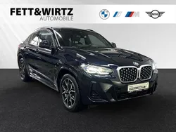 Carbonschwarz metallic Gebraucht 2024 BMW X4 M Sport SUV | 58.900 € (Guter Preis)