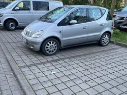 Silber Gebraucht 2003 Mercedes A140 Kleinwagen | 2.695 €