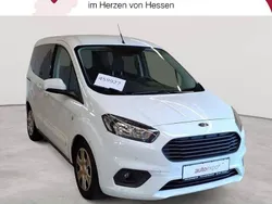 Weiß Gebraucht 2021 Ford Tourneo Courier Trend Van / Kleinbus | 12.989 € (Guter Preis)