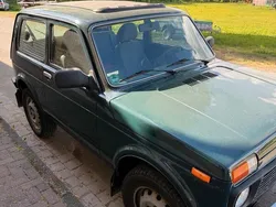 Grün Gebraucht 2011 Lada niva SUV | 5.200 € (Superpreis)