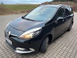 Schwarz Gebraucht 2015 Renault Grand Scénic III Van / Kleinbus | 3.699 € (Fairer Preis)