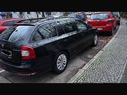 Schwarz Gebraucht 2010 Skoda Octavia vRS Kombi | 3.950 € (Fairer Preis)