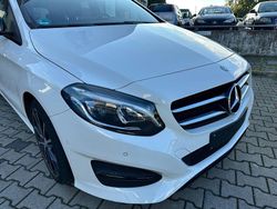 Weiß Gebraucht 2015 Mercedes B180 Van / Kleinbus | 11.490 € (Fairer Preis)
