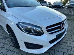 Weiß Gebraucht 2015 Mercedes B180 Van / Kleinbus | 11.490 € (Fairer Preis)