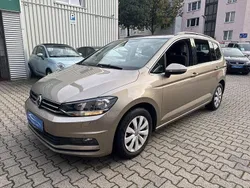 Beige Gebraucht 2019 VW Touran Comfortline Van / Kleinbus | 19.990 € (Fairer Preis)