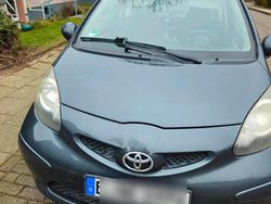 Grau Gebraucht 2008 Toyota Aygo Kleinwagen | 1.650 € (Etwas zu teuer)
