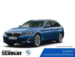 Blau Gebraucht 2022 BMW 530e Luxury Line Kombi | 43.490 €