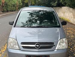 Grau Gebraucht 2004 Opel Meriva Van / Kleinbus | 3.199 € (Fairer Preis)