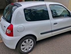 Weiß Gebraucht 2010 Renault Clio II Campus Kleinwagen | 3.000 € (Fairer Preis)