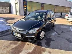 Schwarz Gebraucht 2010 Hyundai i30 Comfort Kombi | 2.300 € (Guter Preis)