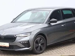 Graphitegrau metallic Gebraucht 2024 Skoda Scala Monte Carlo Kleinwagen | 23.790 € (Fairer Preis)