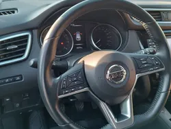 Schwarz Gebraucht 2017 Nissan Qashqai Acenta SUV | 13.200 € (Fairer Preis)