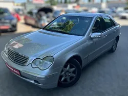 Silber Gebraucht 2002 Mercedes C180 Limousine | 1.900 € (Guter Preis)