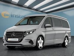 Grau Gebraucht 2024 Mercedes V220 Van / Kleinbus | 76.799 €