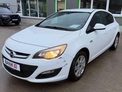 Schneeweiss/summitwhite/arctic Gebraucht 2012 Opel Astra Selection Limousine | 3.600 € (Guter Preis)