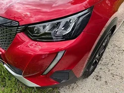 Lackierung elixierrot/typ ver Gebraucht 2020 Peugeot 2008 Allure SUV | 17.650 € (Fairer Preis)