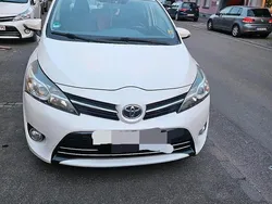 Weiß Gebraucht 2014 Toyota Verso Van / Kleinbus | 7.500 €