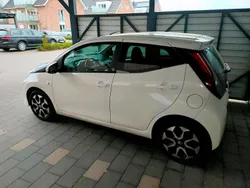 Weiß Gebraucht 2020 Toyota Aygo Kleinwagen | 10.500 € (Fairer Preis)