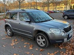Grau Gebraucht 2012 Skoda Yeti SUV | 6.800 €