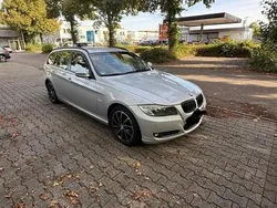 Grau Gebraucht 2010 BMW 318 Kombi | 4.399 € (Guter Preis)