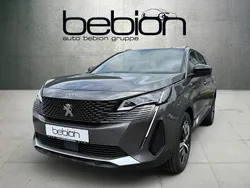 Metfa platinium grau Gebraucht 2023 Peugeot 5008 GT Van / Kleinbus | 36.880 € (Teuer)