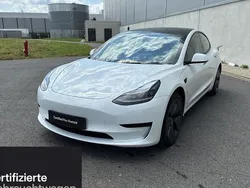 Weiß Gebraucht 2021 Tesla Model 3 Limousine | 27.700 € (Fairer Preis)