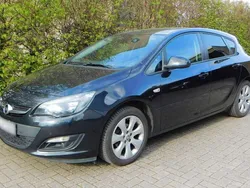 Schwarz Gebraucht 2015 Opel Astra Style Limousine | 3.900 €