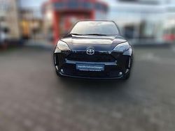 Schwarz metallic Gebraucht 2024 Toyota Yaris Hybrid Team | 28.750 €