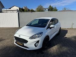 Weiß Gebraucht 2017 Ford Fiesta Cool & Connect Kleinwagen | 9.999 € (Fairer Preis)