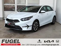 Cassa white Neu 2025 Kia Ceed Play Limousine | 19.499 € (Fairer Preis)