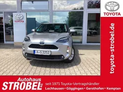 Shimmering silver metallic Gebraucht 2023 Toyota Yaris Cross Comfort SUV | 22.880 € (Superpreis)