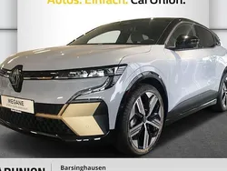 Grau Gebraucht 2024 Renault Mégane Iconic Limousine | 35.995 € (Fairer Preis)