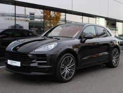 Tiefschwarzmetallic (metallic) Gebraucht 2019 Porsche Macan SUV | 51.800 € (Etwas zu teuer)