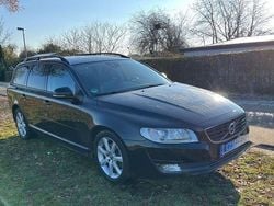 Schwarz Gebraucht 2016 Volvo V70 Linje Svart Kombi | 15.900 € (Teuer)