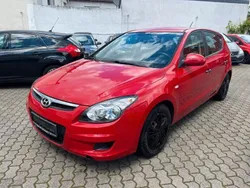 Rot Gebraucht 2009 Hyundai i30 Edition+ Limousine | 1.990 € (Fairer Preis)