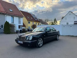 Blau Gebraucht 1997 Mercedes E420 Limousine | 5.200 €