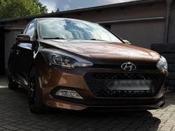 Braun Gebraucht 2016 Hyundai i20 Trend Kleinwagen | 9.950 € (Guter Preis)