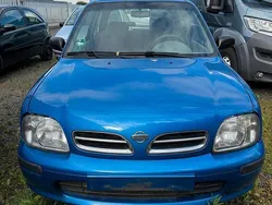 Blau Gebraucht 2000 Nissan Micra Kleinwagen | 550 € (Guter Preis)