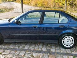 Blau Gebraucht 1993 BMW 316 Limousine | 5.000 €