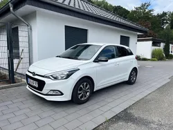 Weiß Gebraucht 2018 Hyundai i20 Passion Limousine | 8.550 € (Fairer Preis)