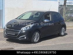 Schwarz Gebraucht 2018 Peugeot 208 Style Kleinwagen | 5.900 € (Guter Preis)