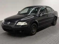 Schwarz (black magic perleffekt) Gebraucht 2004 VW Passat Trendline Limousine | 1.480 € (Guter Preis)