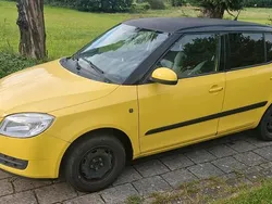 Gelb Gebraucht 2008 Skoda Fabia Kleinwagen | 1.599 € (Fairer Preis)