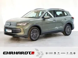 Grün Gebraucht 2024 VW Tiguan Life SUV | 37.790 € (Etwas zu teuer)