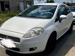 Weiß Gebraucht 2009 Fiat Grande Punto Dynamic Kleinwagen | 2.200 € (Fairer Preis)