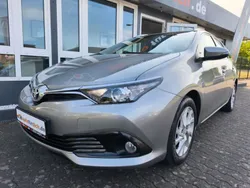New medium silver/ grey Gebraucht 2018 Toyota Auris Touring Sports Kombi | 13.480 € (Fairer Preis)