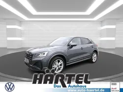 Mythosschwarz (black), metallic Neu 2025 Audi Q2 S-Line SUV | 34.500 € (Guter Preis)
