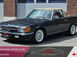 Blauschwarz Gebraucht 1986 Mercedes SL300 Cabrio | 66.900 €