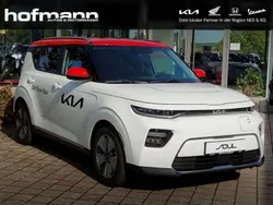 Schneeweiss Gebraucht 2023 Kia Soul EV Inspiration SUV | 30.990 € (Fairer Preis)