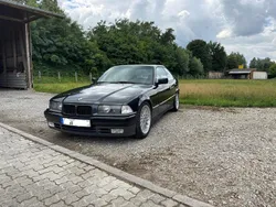 Schwarz Gebraucht 1992 BMW 318 Coupé | 4.600 €
